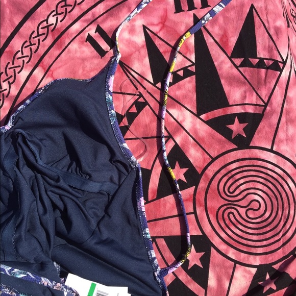 NWT Jessica Simpson One Piece Floral Swimsuit - Picture 4 of 6